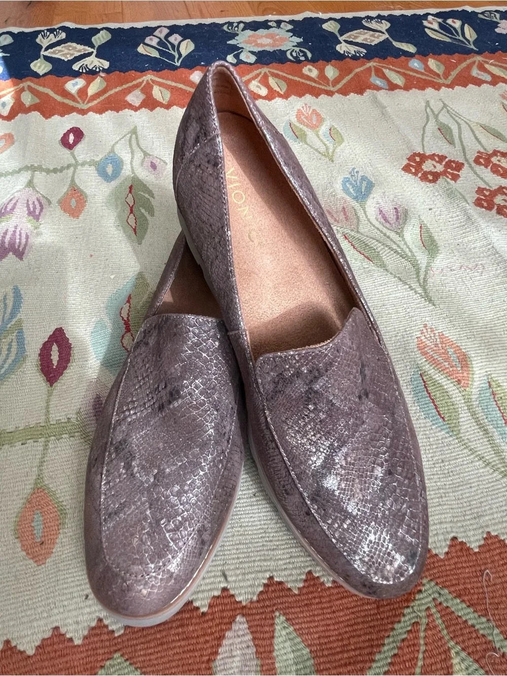 Vionic Kensley Brown Metallic Snake Leather Loafers Size 10 NWOB